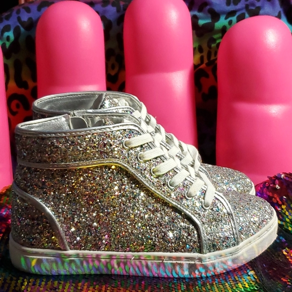 SNEAKERS/GYM SHOES🎬HOST PICK🎬 - Picture 4 of 8